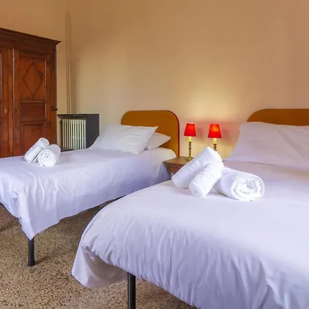 Old With Garden & Parking