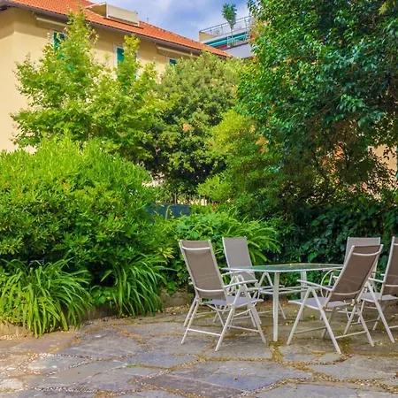 Old With Garden & Parking